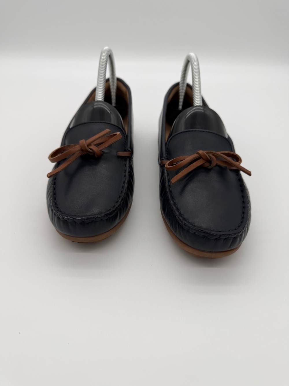 Clarks Collection Navy Blue Leather Loafers Size 9 Cushion Soft Bow SlipOn Shoes